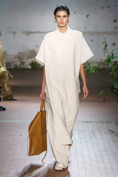 Look 22